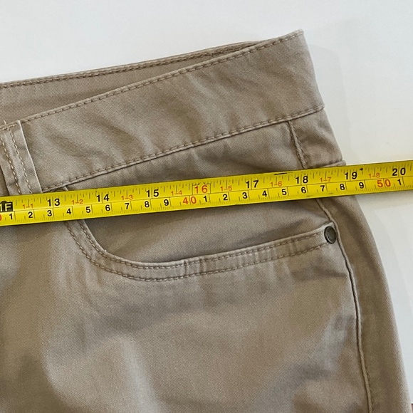 Croft & Barrows Natural Fit Tan Jeans Women’s Size 16 Average - Picture 5 of 8